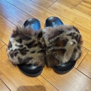 HAPPI Faux Fur Leopard Print Slippers